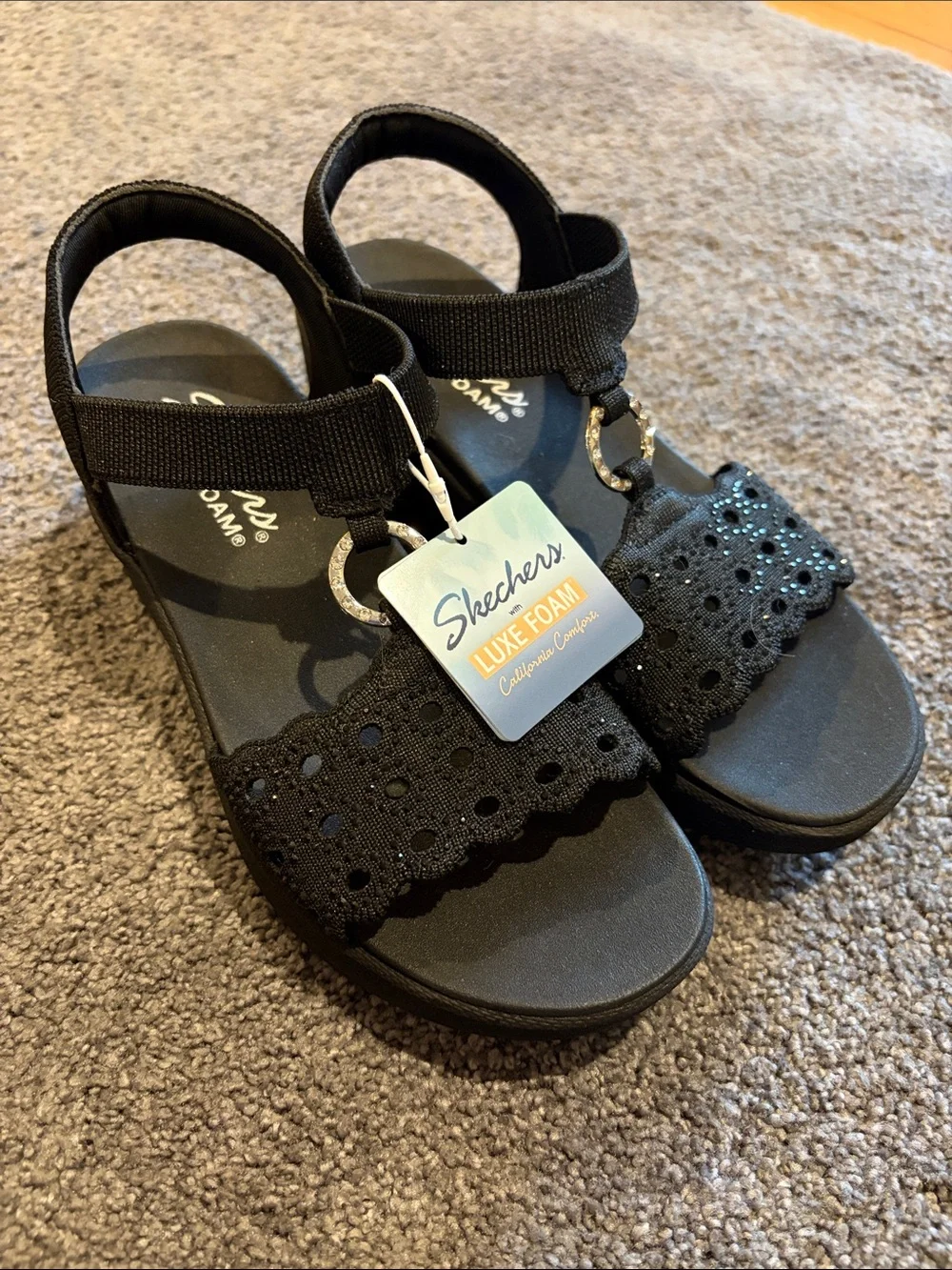Skechers Luxe Foam Parallel Lite - Queen B 2.0 Women’s size 7.5